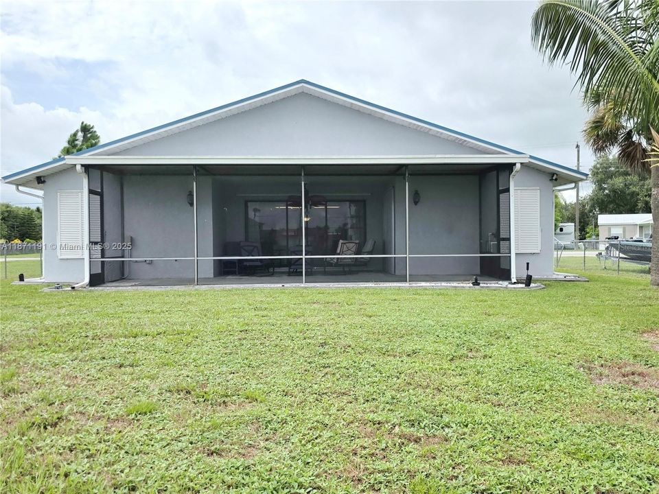 En Venta: $399,900 (2 camas, 2 baños, 1408 Pies cuadrados)