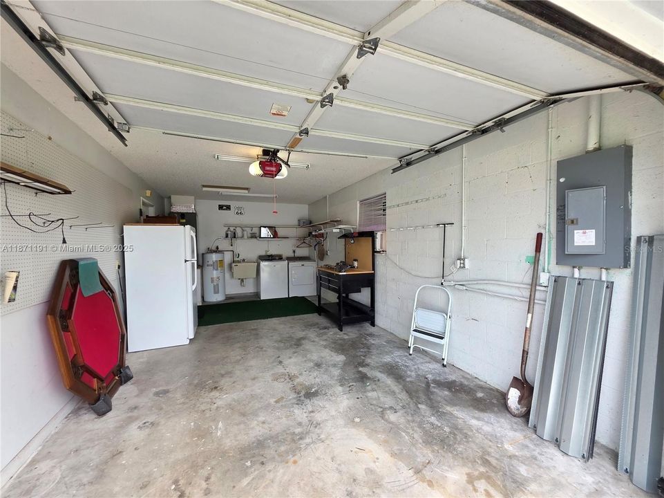 En Venta: $399,900 (2 camas, 2 baños, 1408 Pies cuadrados)