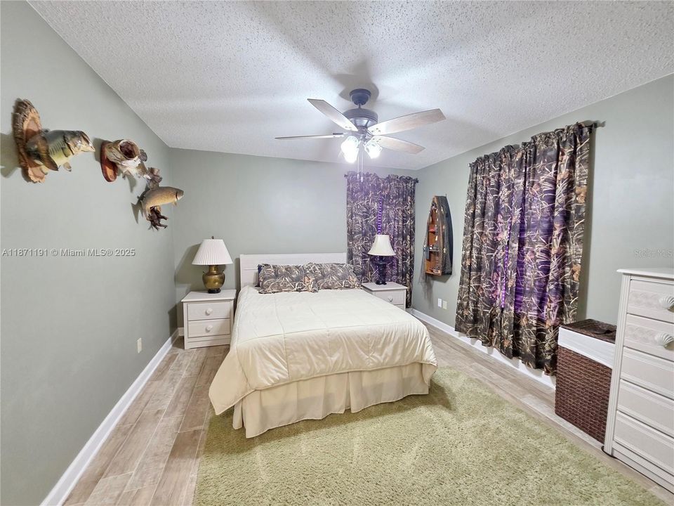 En Venta: $399,900 (2 camas, 2 baños, 1408 Pies cuadrados)