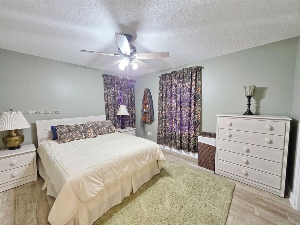 En Venta: $399,900 (2 camas, 2 baños, 1408 Pies cuadrados)