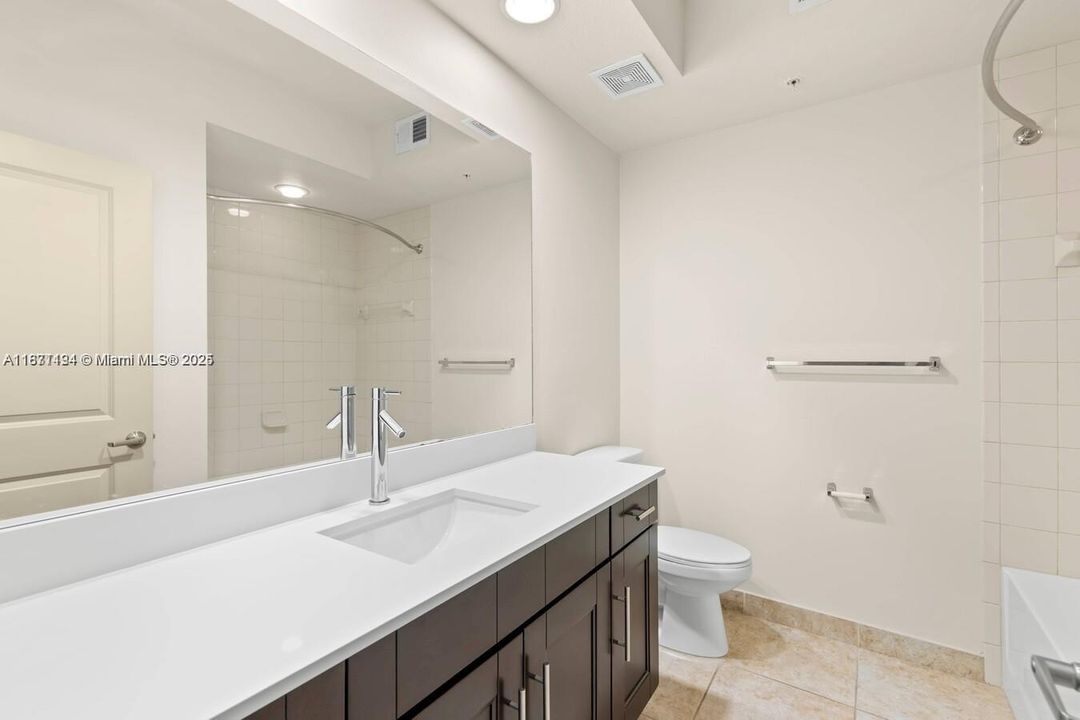 出租: $3,394 (3 贝兹, 2 浴室, 1445 平方英尺)