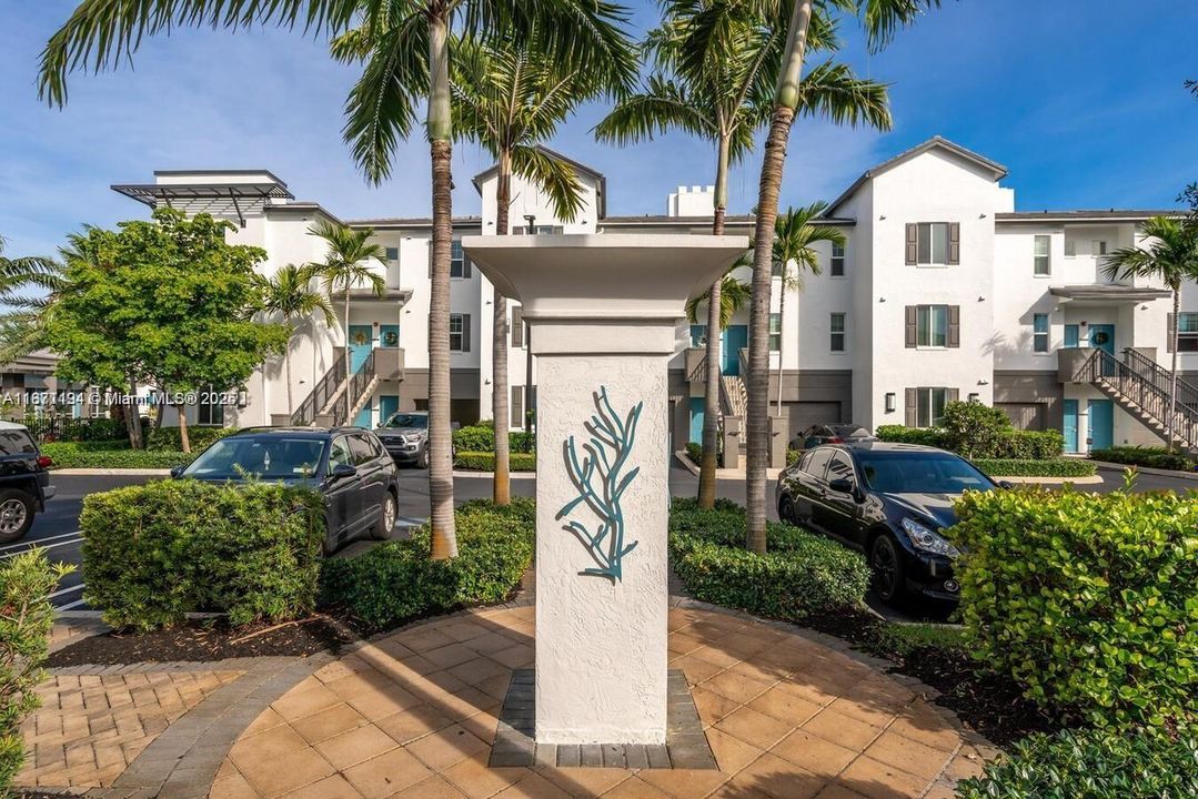 出租: $3,394 (3 贝兹, 2 浴室, 1445 平方英尺)