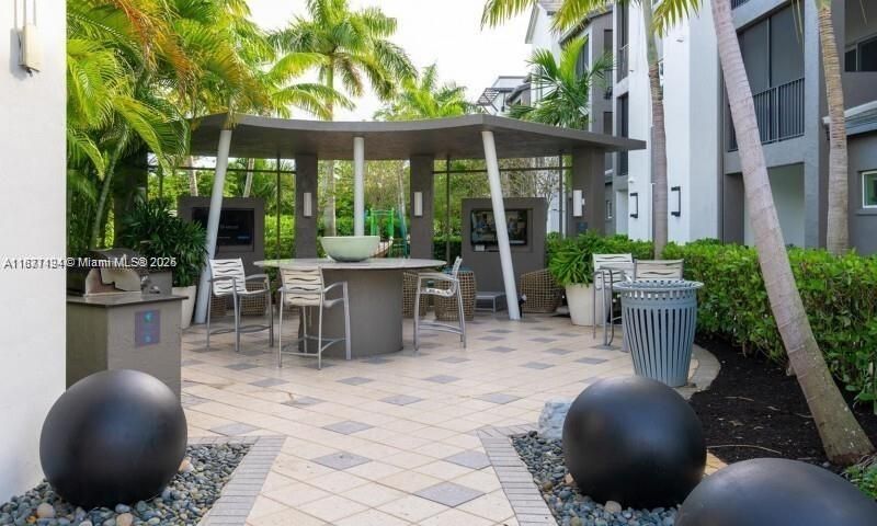 出租: $3,394 (3 贝兹, 2 浴室, 1445 平方英尺)