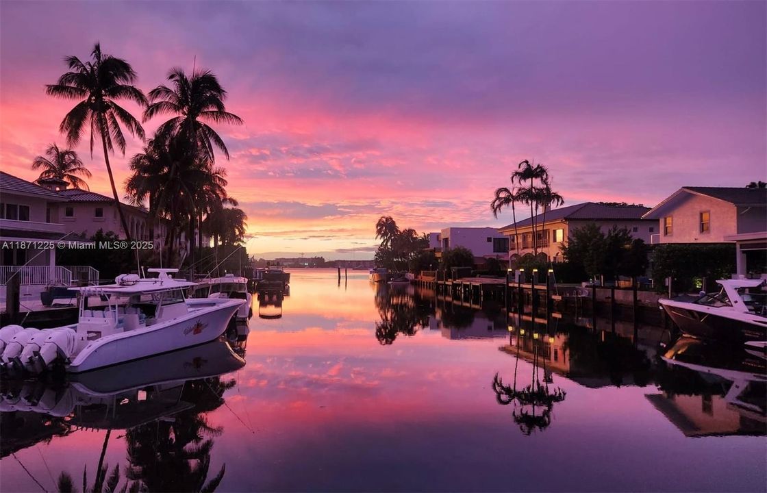 Active With Contract: $4,700,000 (4 beds, 4 baths, 2938 Square Feet)
