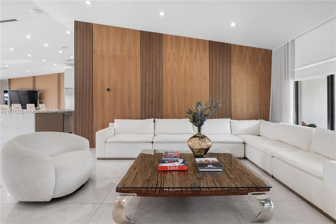 Active With Contract: $4,700,000 (4 beds, 4 baths, 2938 Square Feet)