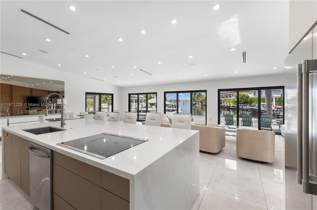 Active With Contract: $4,700,000 (4 beds, 4 baths, 2938 Square Feet)
