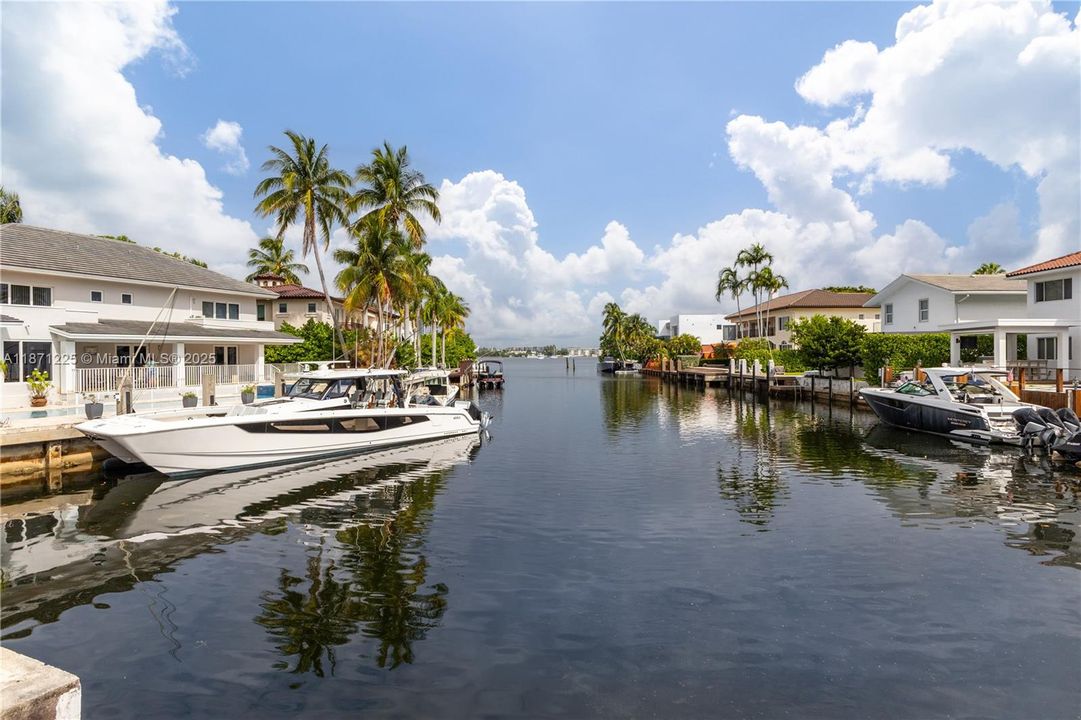 Active With Contract: $4,700,000 (4 beds, 4 baths, 2938 Square Feet)