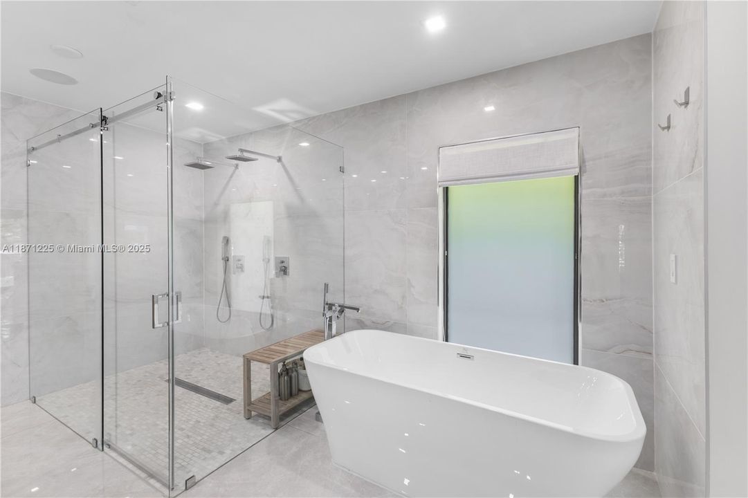 Active With Contract: $4,700,000 (4 beds, 4 baths, 2938 Square Feet)