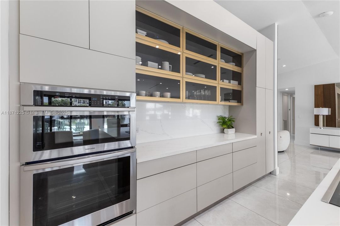 Active With Contract: $4,700,000 (4 beds, 4 baths, 2938 Square Feet)