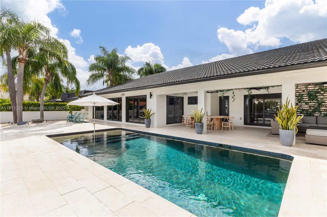 Active With Contract: $4,700,000 (4 beds, 4 baths, 2938 Square Feet)