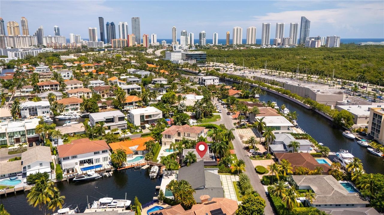 Active With Contract: $4,700,000 (4 beds, 4 baths, 2938 Square Feet)