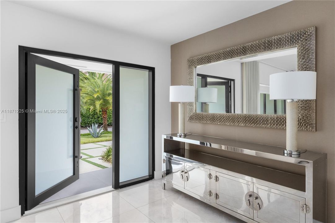 Active With Contract: $4,700,000 (4 beds, 4 baths, 2938 Square Feet)