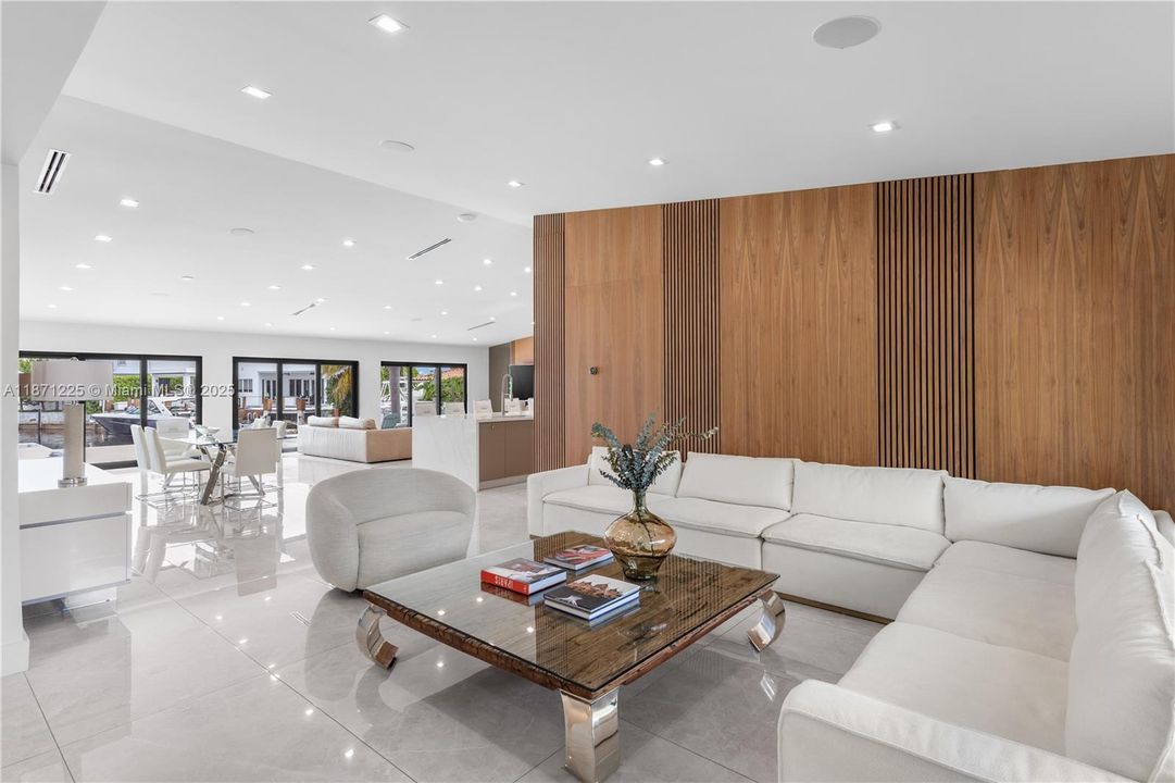 Active With Contract: $4,700,000 (4 beds, 4 baths, 2938 Square Feet)