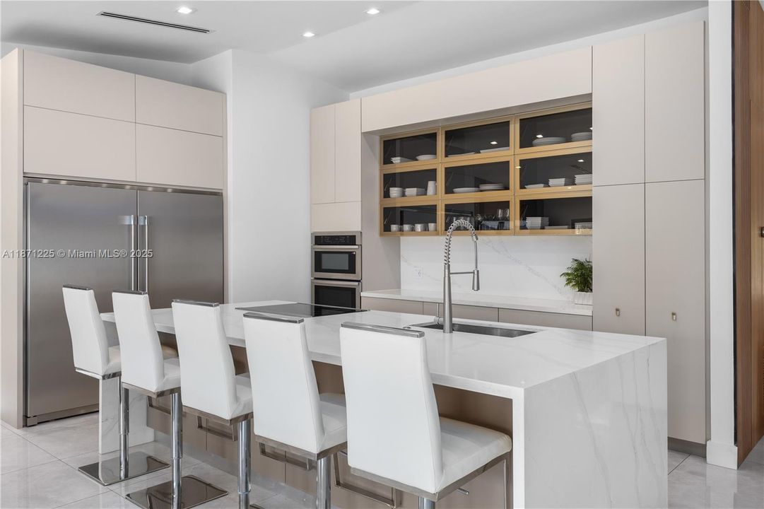 Active With Contract: $4,700,000 (4 beds, 4 baths, 2938 Square Feet)