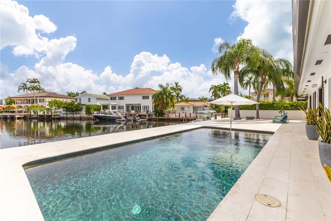 Active With Contract: $4,700,000 (4 beds, 4 baths, 2938 Square Feet)