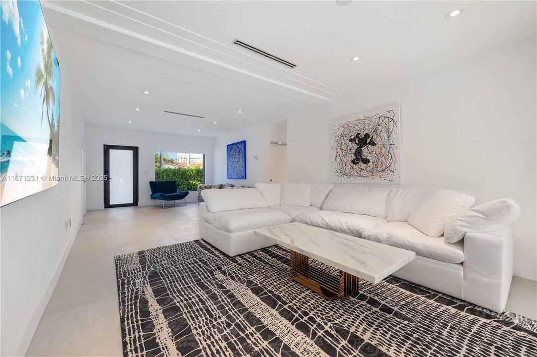 For Sale: $3,500,000 (3 beds, 3 baths, 1881 Square Feet)