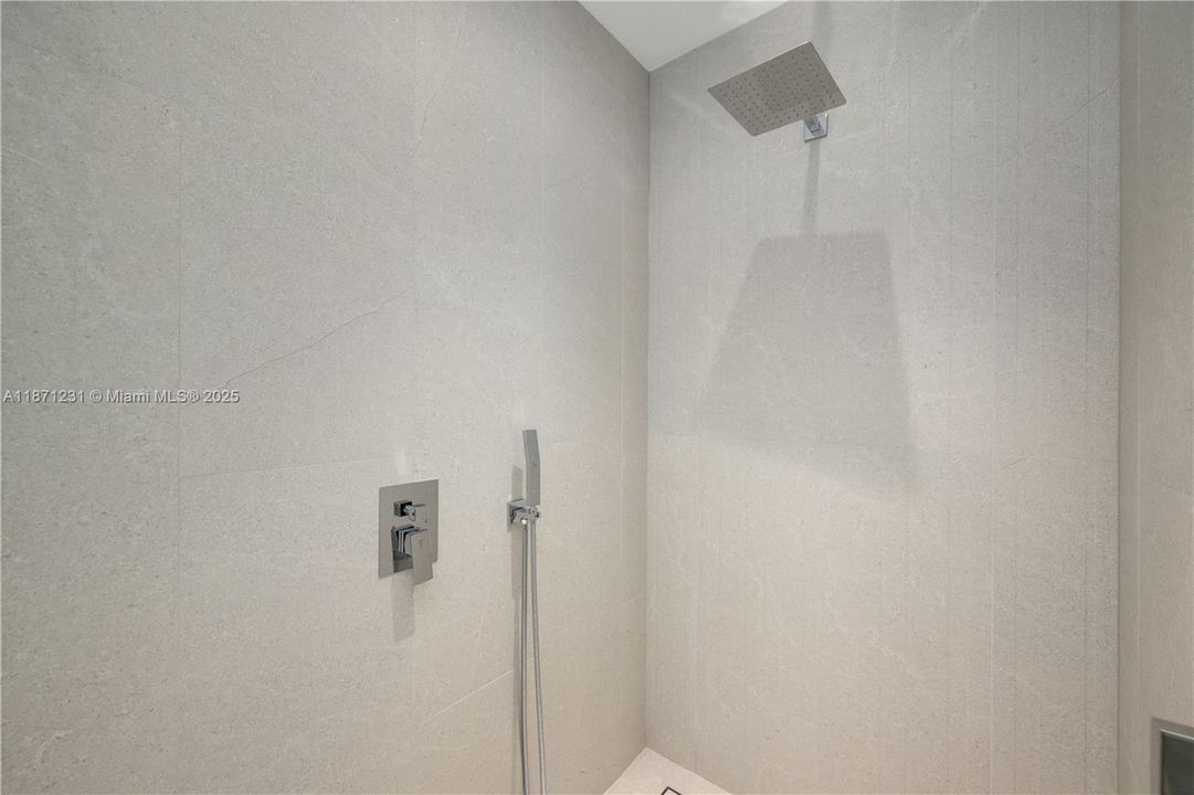 For Sale: $3,500,000 (3 beds, 3 baths, 1881 Square Feet)