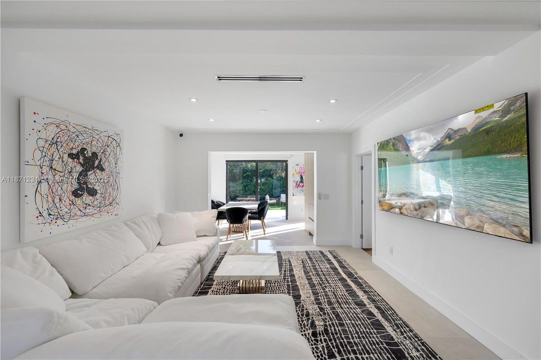 For Sale: $3,500,000 (3 beds, 3 baths, 1881 Square Feet)