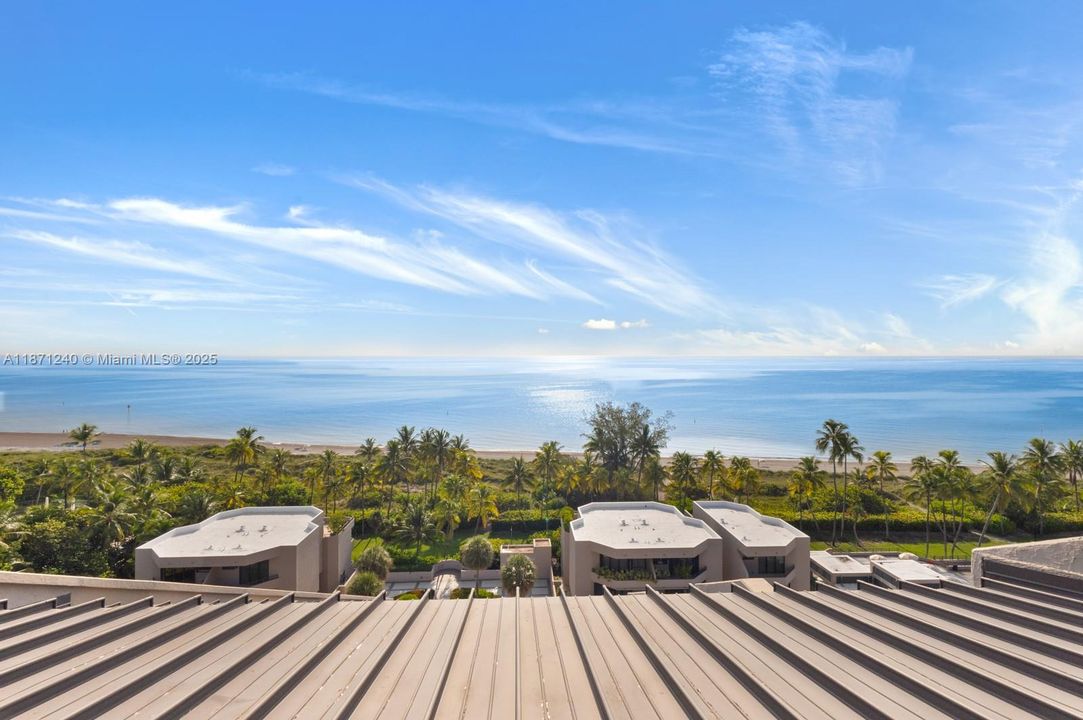 Под контрактом: $16,500 (3 спален, 3 ванн, 2310 Квадратных фут)