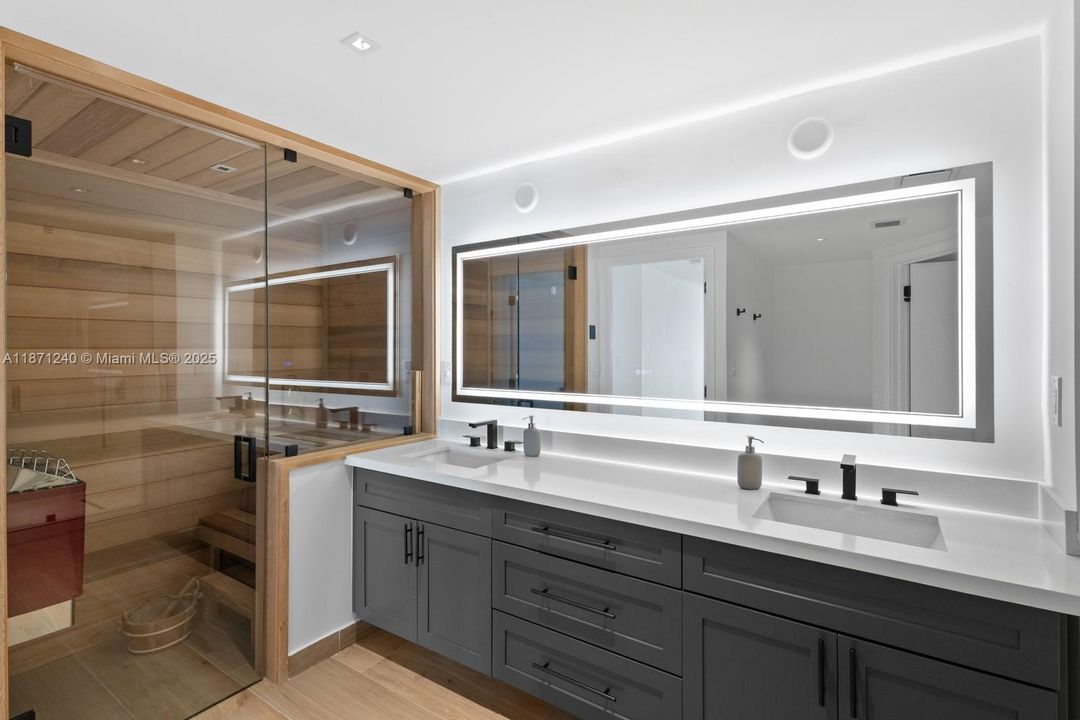 Под контрактом: $16,500 (3 спален, 3 ванн, 2310 Квадратных фут)