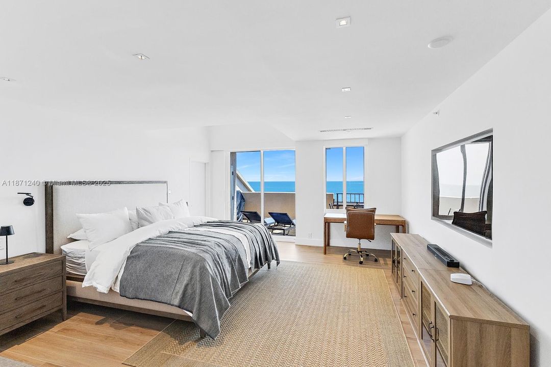 Под контрактом: $16,500 (3 спален, 3 ванн, 2310 Квадратных фут)