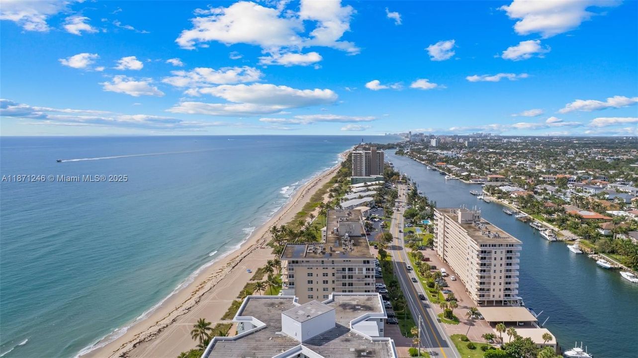 最近售出: $599,000 (2 贝兹, 2 浴室, 1000 平方英尺)