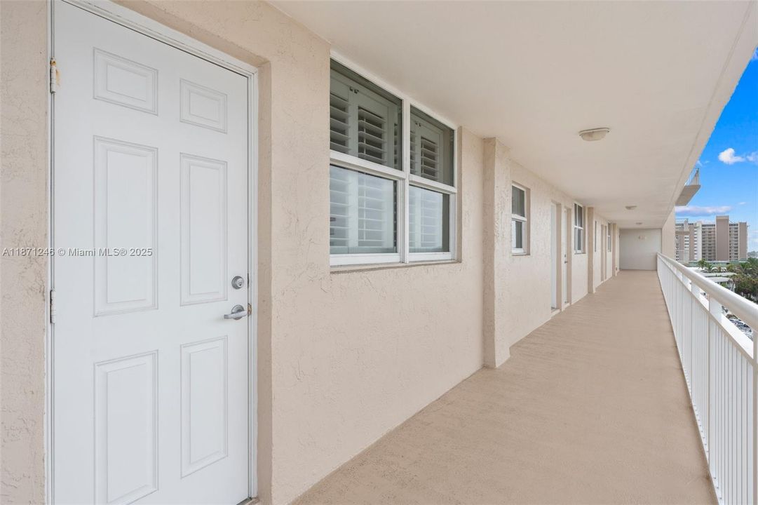 最近售出: $599,000 (2 贝兹, 2 浴室, 1000 平方英尺)