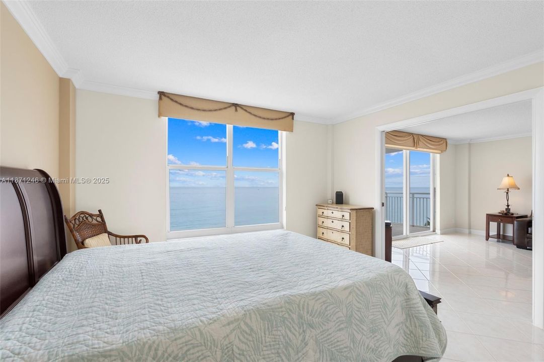 最近售出: $599,000 (2 贝兹, 2 浴室, 1000 平方英尺)