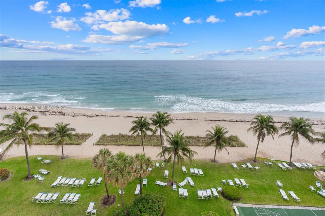 最近售出: $599,000 (2 贝兹, 2 浴室, 1000 平方英尺)