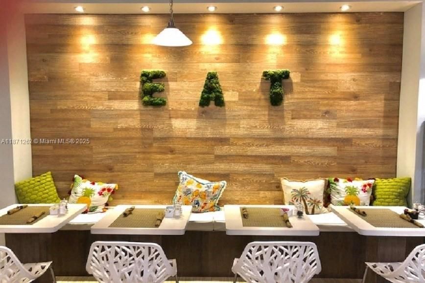 En Venta: $730,000 (1 camas, 1 baños, 896 Pies cuadrados)