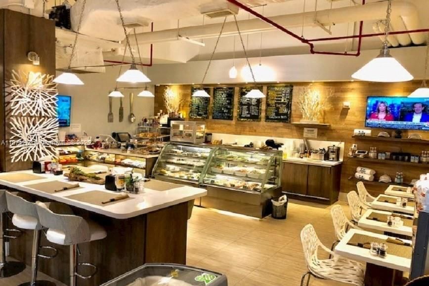 En Venta: $730,000 (1 camas, 1 baños, 896 Pies cuadrados)