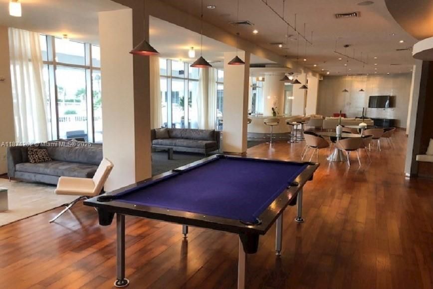 En Venta: $730,000 (1 camas, 1 baños, 896 Pies cuadrados)