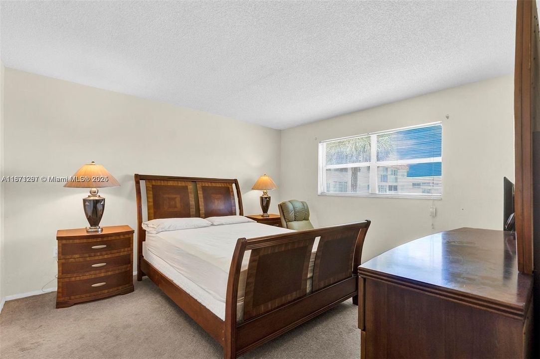 待售: $90,000 (2 贝兹, 2 浴室, 850 平方英尺)