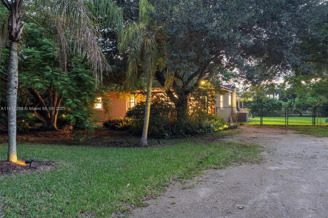 Activo con contrato: $1,050,000 (3 camas, 2 baños, 1672 Pies cuadrados)