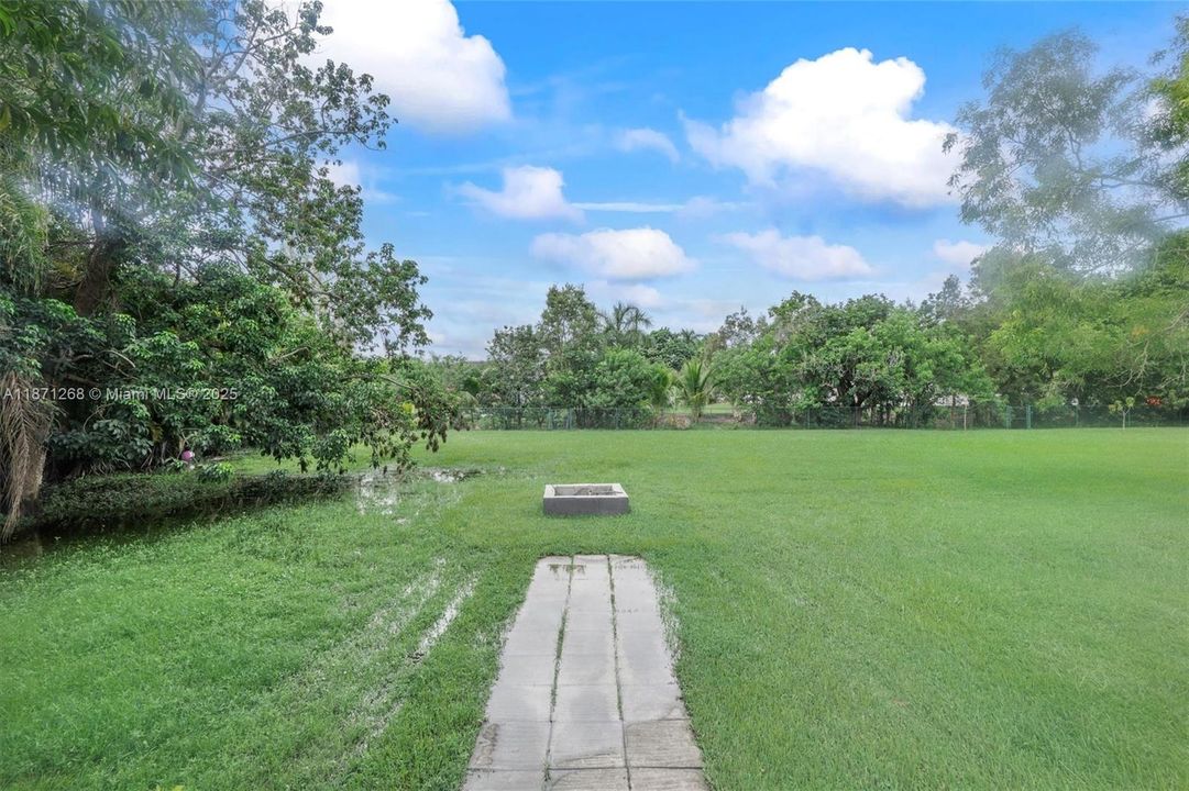 Activo con contrato: $1,050,000 (3 camas, 2 baños, 1672 Pies cuadrados)