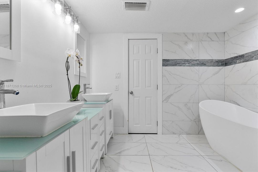 Activo con contrato: $1,050,000 (3 camas, 2 baños, 1672 Pies cuadrados)