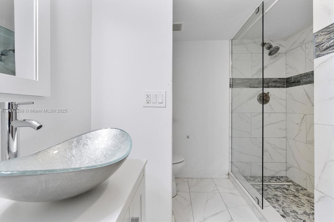 Activo con contrato: $1,050,000 (3 camas, 2 baños, 1672 Pies cuadrados)