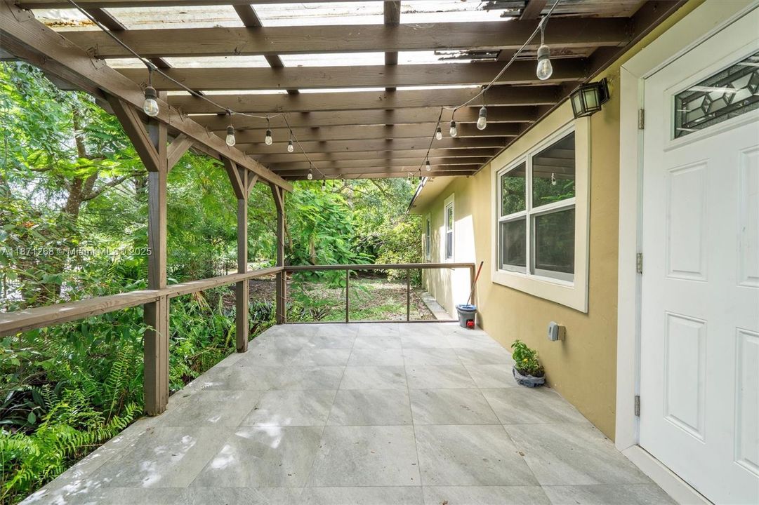 Activo con contrato: $1,050,000 (3 camas, 2 baños, 1672 Pies cuadrados)