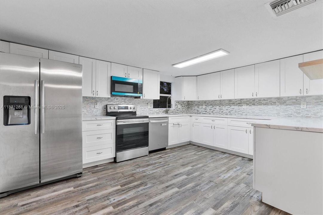 Activo con contrato: $1,050,000 (3 camas, 2 baños, 1672 Pies cuadrados)