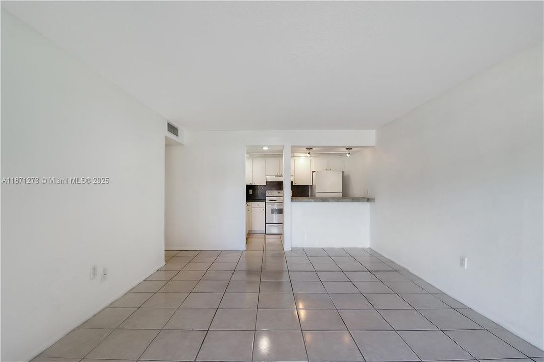 На продажу: $212,500 (1 спален, 1 ванн, 650 Квадратных фут)