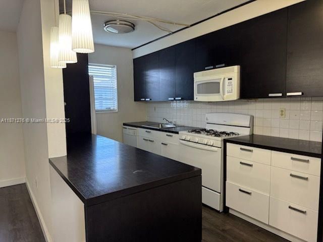 最近租的: $1,800 (1 贝兹, 1 浴室, 623 平方英尺)