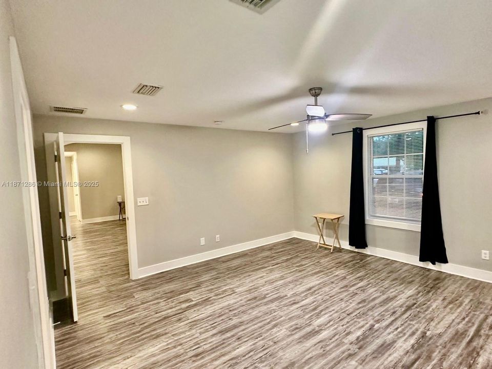 待售: $340,000 (3 贝兹, 2 浴室, 1796 平方英尺)