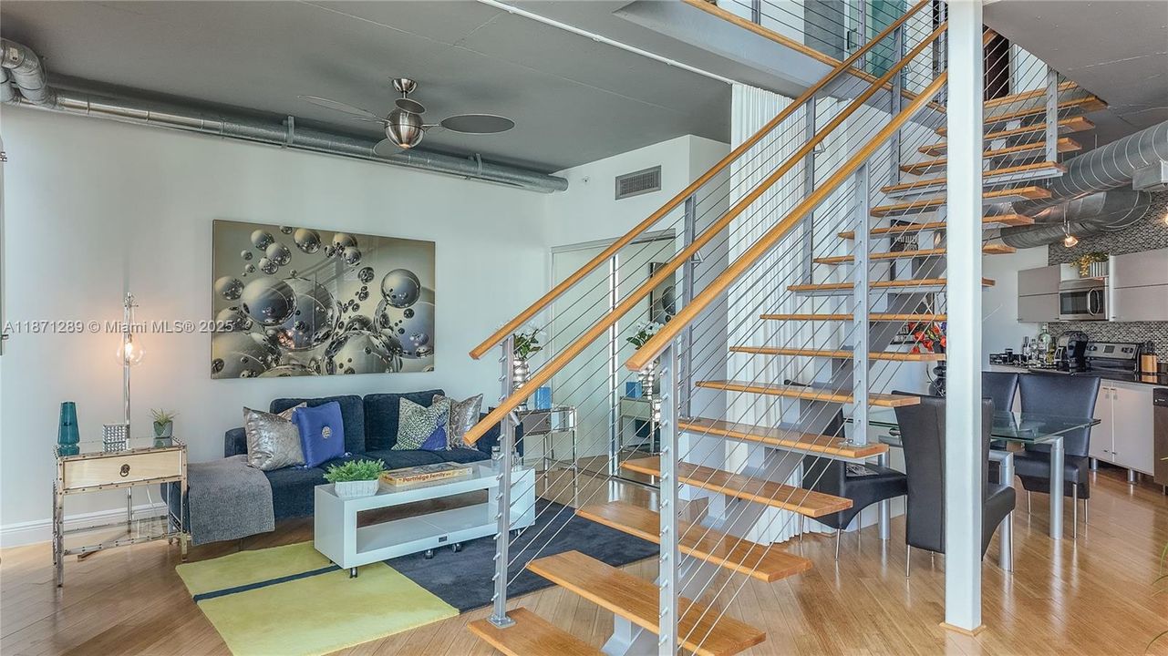 待售: $600,000 (2 贝兹, 2 浴室, 1284 平方英尺)