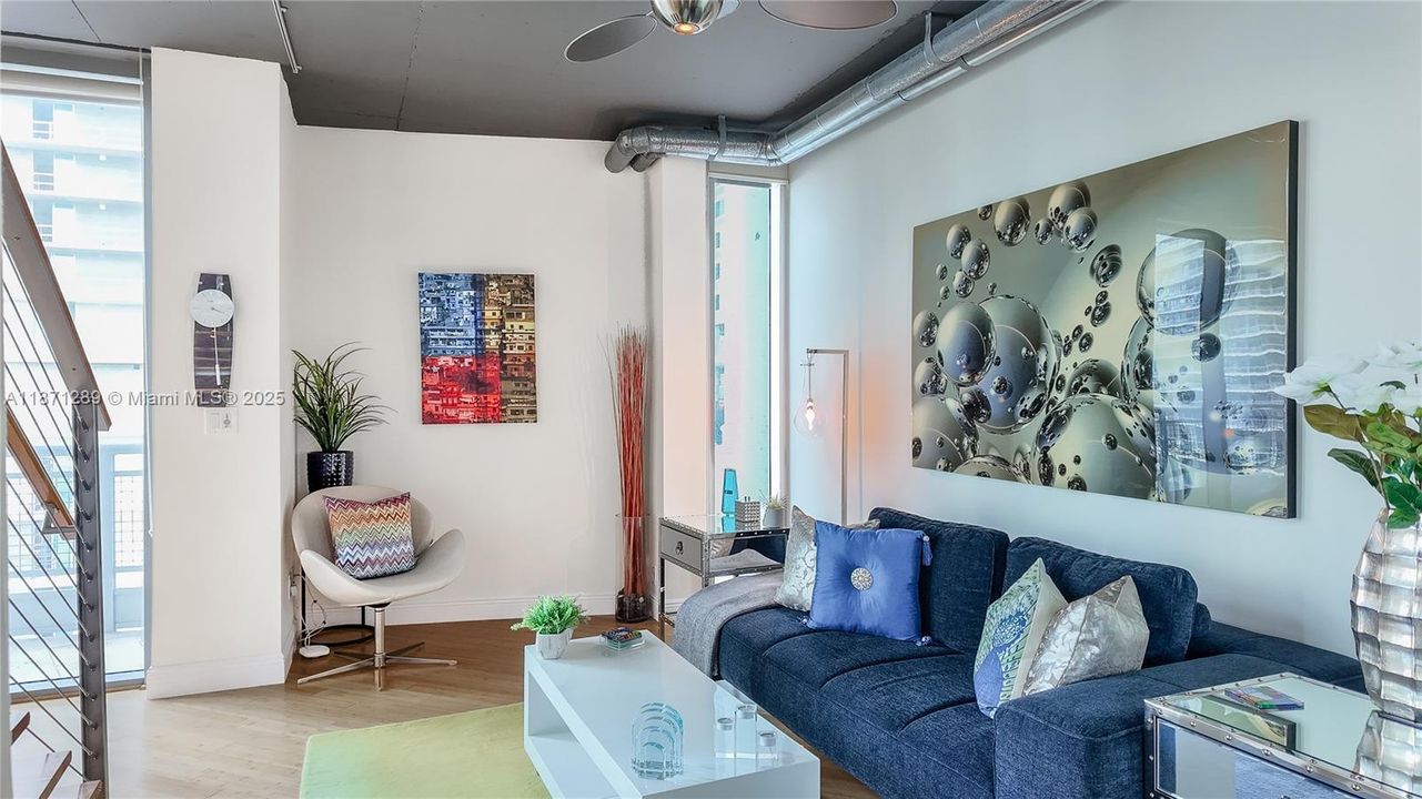 待售: $600,000 (2 贝兹, 2 浴室, 1284 平方英尺)