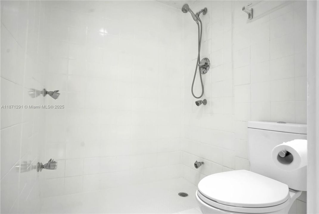 For Sale: $350,000 (2 beds, 2 baths, 1358 Square Feet)