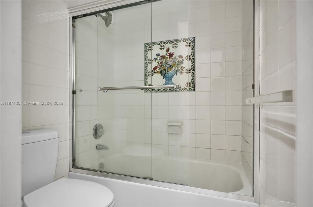 For Sale: $350,000 (2 beds, 2 baths, 1358 Square Feet)