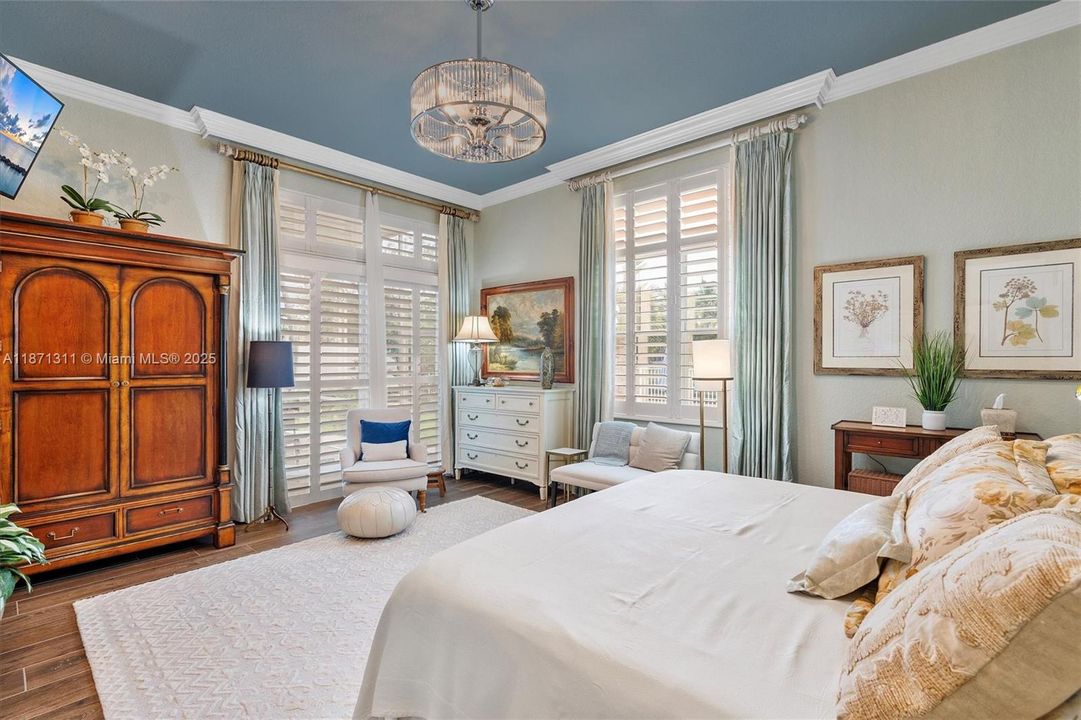 Под контрактом: $1,000,000 (3 спален, 3 ванн, 2446 Квадратных фут)