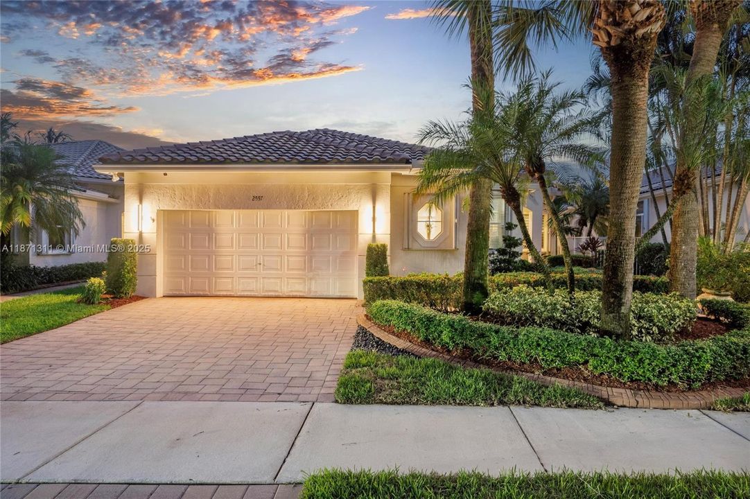 Под контрактом: $1,000,000 (3 спален, 3 ванн, 2446 Квадратных фут)