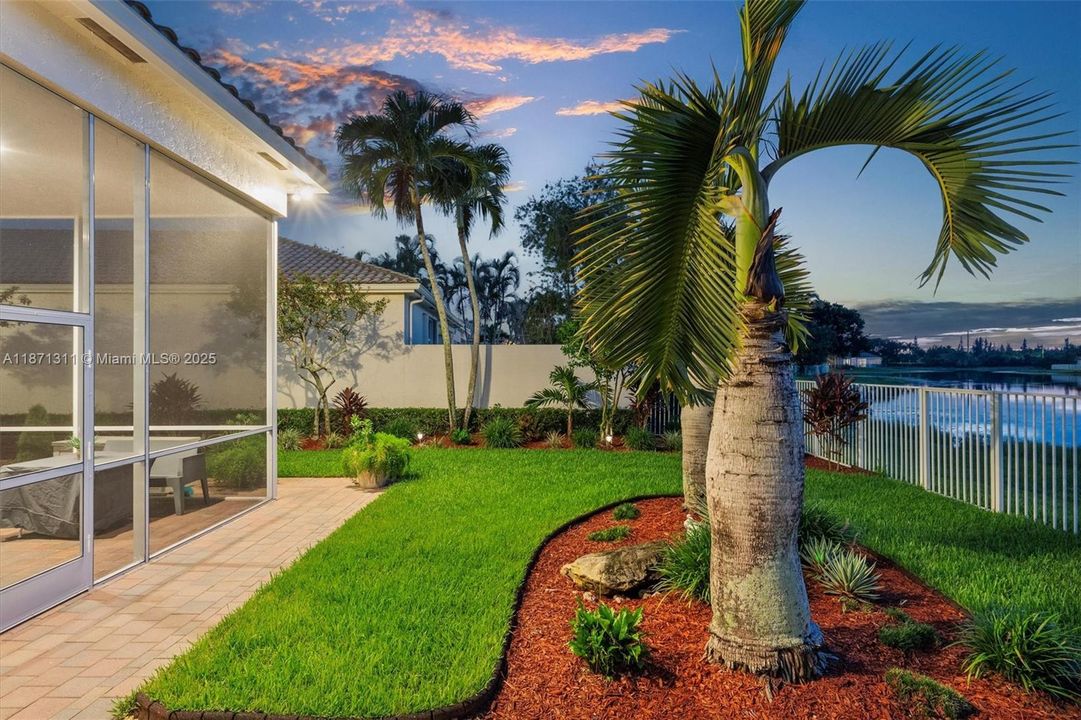 Под контрактом: $1,000,000 (3 спален, 3 ванн, 2446 Квадратных фут)