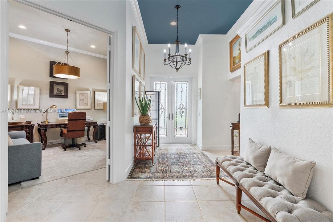 Под контрактом: $1,000,000 (3 спален, 3 ванн, 2446 Квадратных фут)